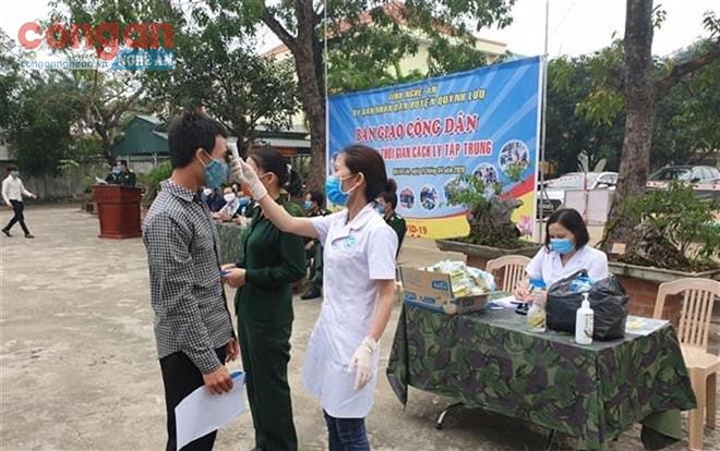Thắm đượm tình đồng bào những ngày cách ly