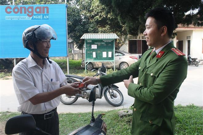 'Móc khóa an ninh' giữ bình yên vùng biển