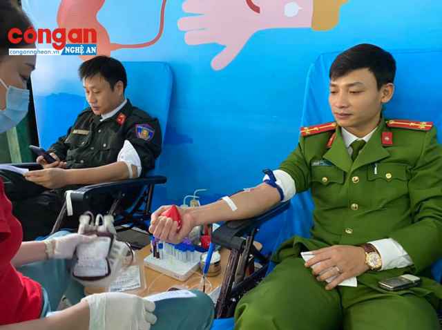 Những giọt máu nghĩa tình trong Công an Nghệ An
