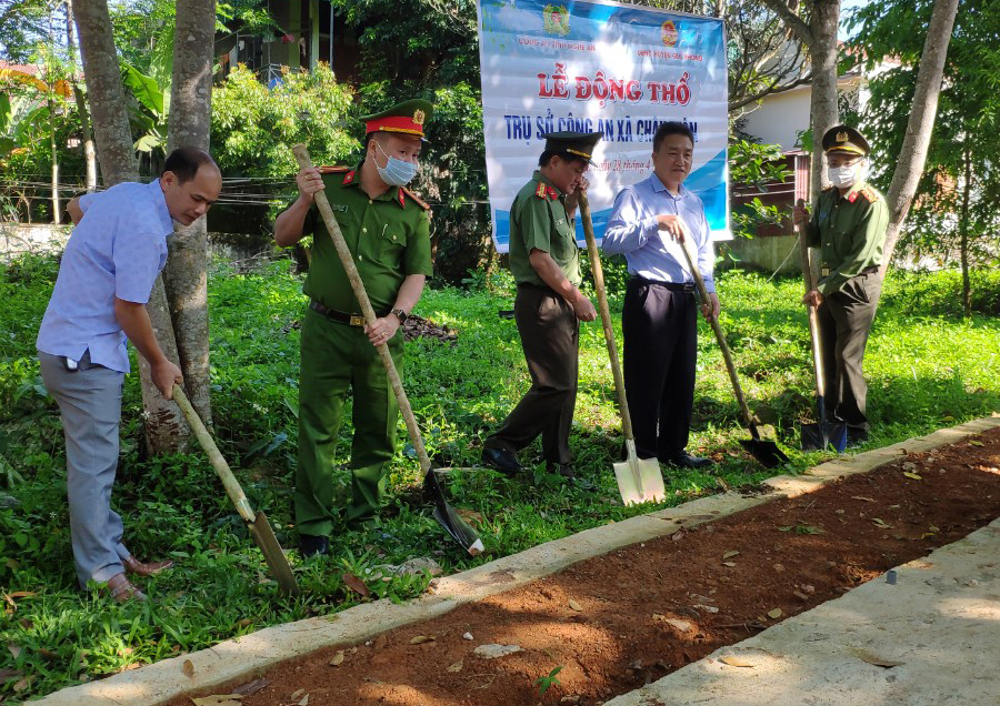 Khởi công xây dựng trụ sở Công an xã Châu Thôn, huyện Quế Phong.