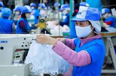 Xuất khẩu 'lao dốc' và giải pháp giao thương trực tuyến cho DN