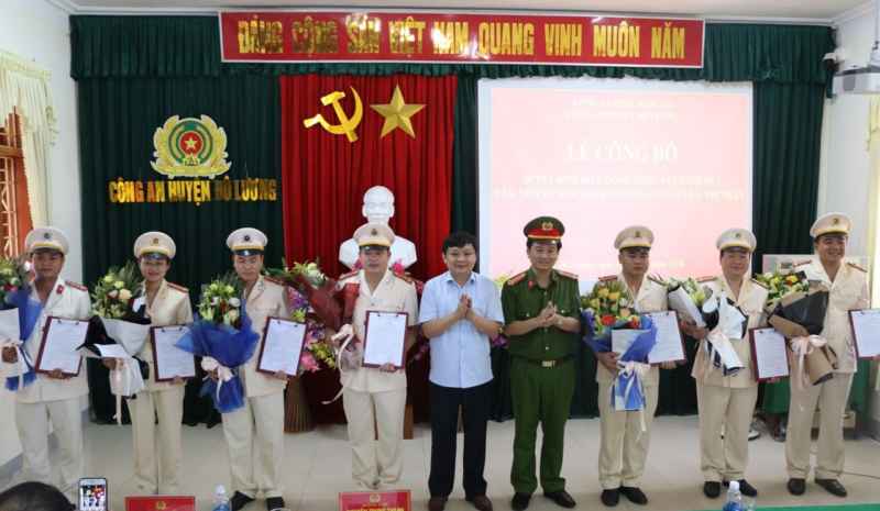 Hoàn thành công tác chính quy hoá Công an xã