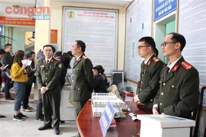 Xây dựng lực lượng Quản lý xuất nhập cảnh  bản lĩnh, nhân văn, vì nhân dân phục vụ
