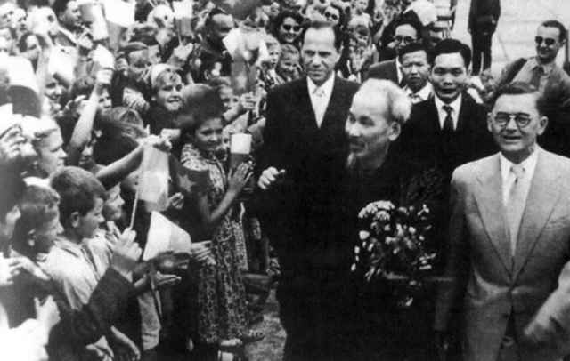 Nghệ thuật ngoại giao Hồ Chí Minh - Ngoại giao vì con người