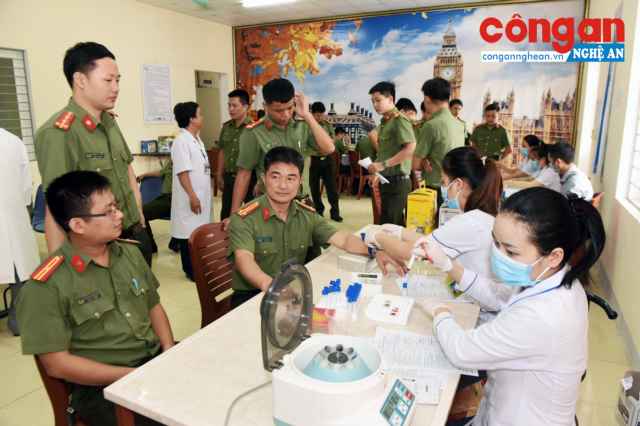 Công an Nghệ An: Hiến máu tình nguyện giúp bệnh nhân qua cơn hiểm nghèo