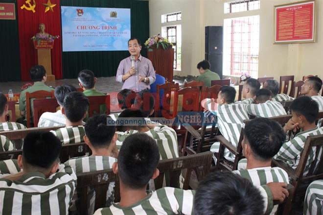 Giáo dục kỹ năng sống cho thanh niên lầm lỡ trong Trại tạm giam