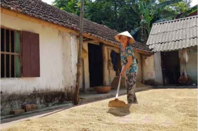 Tiền hỗ trợ rơi vào người nhà 'quan': Tôi có hiểu tiêu chí đa chiều là gì đâu