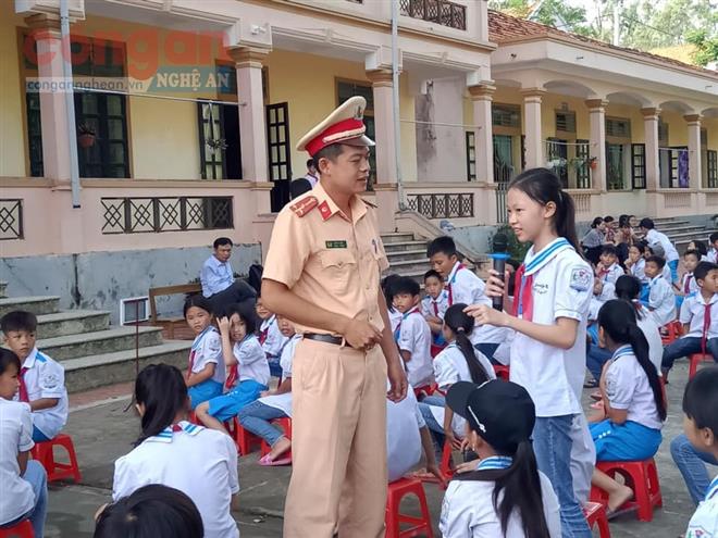 Tuyên truyền phòng chống đuối nước cho học sinh