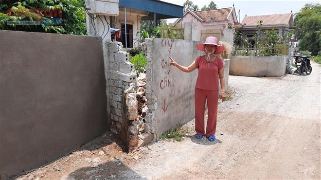 Người dân chặn đường 'tiếp nước' của một hộ dân