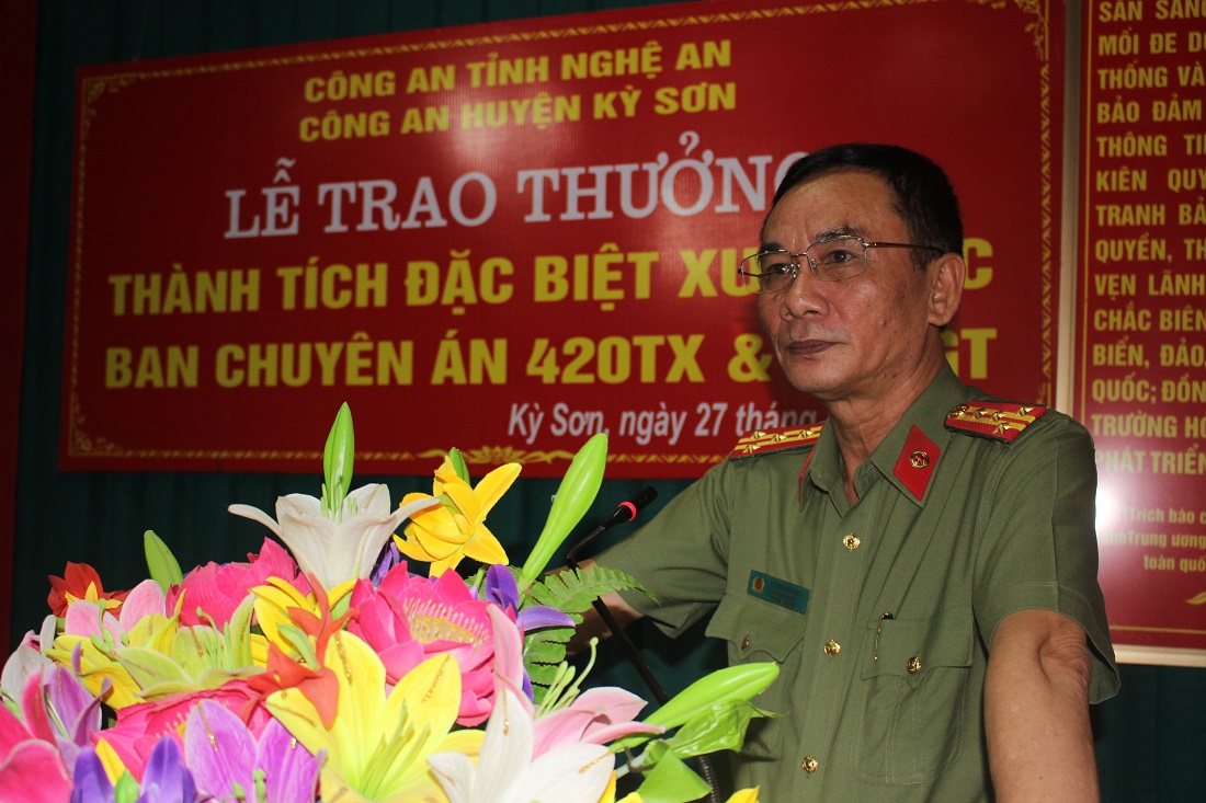 Đại tá Lê Xuân Hoài, Ủy viên Ban chấp hành Đảng bộ Công an tỉnh,                             Phó Giám đốc Công an tỉnh phát biểu tại lễ trao thưởng