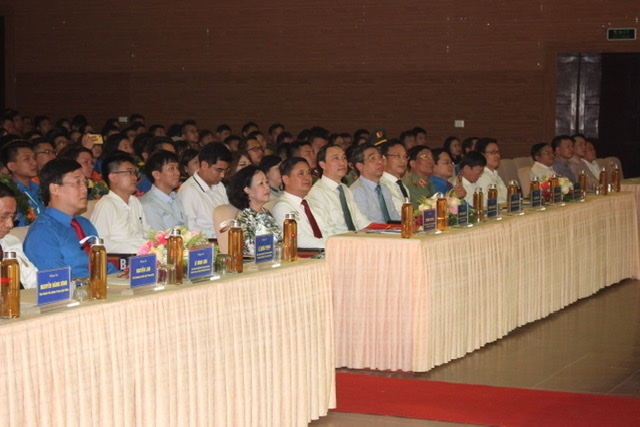 Các đại biểu dự lễ 