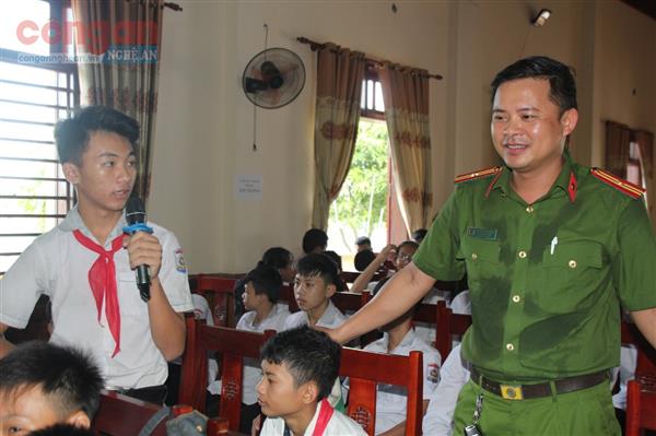 Chung tay đẩy lùi ma túy học đường