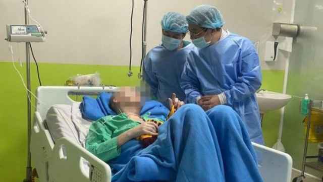 Phi công người Anh mắc Covid-19 tự kể một số thông tin về gia đình mình