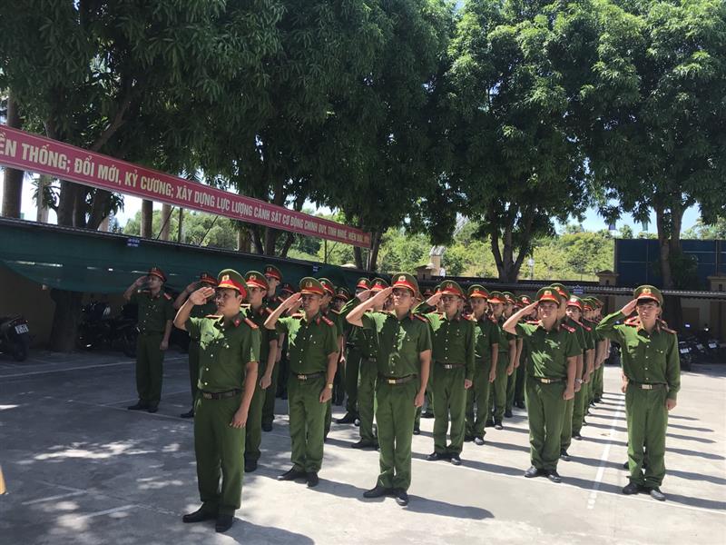Khai mạc lớp tập huấn điều lệnh, huấn luyện quân sự, võ thuật CAND năm 2020