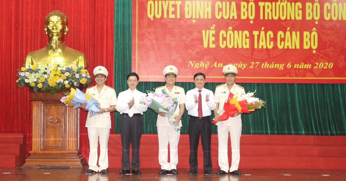 Công bố quyết định Đại tá Võ Trọng Hải giữ chức vụ Giám đốc Công an tỉnh Nghệ An