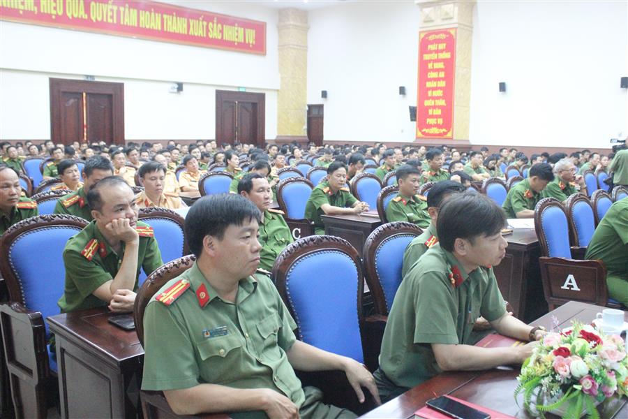Tham gia Hội nghị có các đồng chí lãnh đạo Công an tỉnh, lãnh đạo các phòng nghiệp vụ Công an tỉnh, các cán bộ, đảng viên các đơn vị.