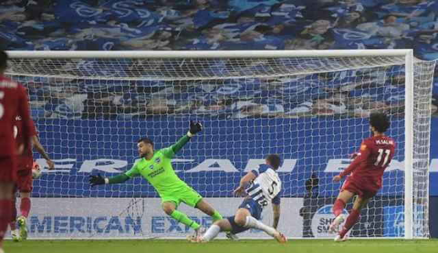 Salah thăng hoa dữ dội mang về 3 điểm cho The Reds