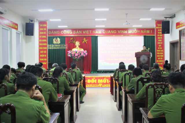 Tập huấn nghiệp vụ cấp, quản lý CMND và phân loại công thức vân tay