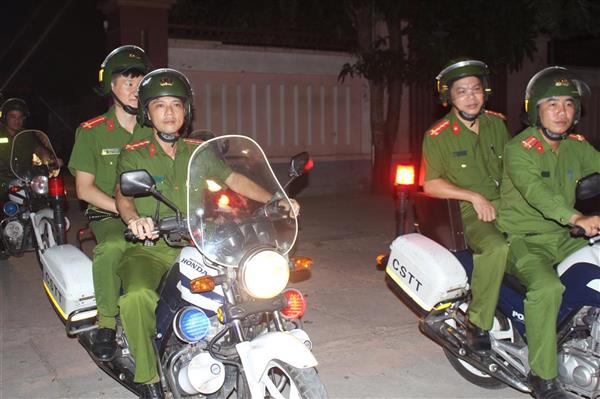 Ra quân tuần tra vũ trang xử lý vi phạm pháp luật