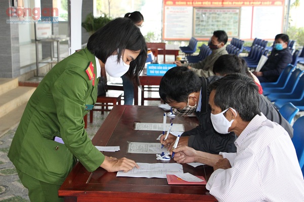 Cấp đổi hơn 9.000 chứng minh nhân dân cho người dân