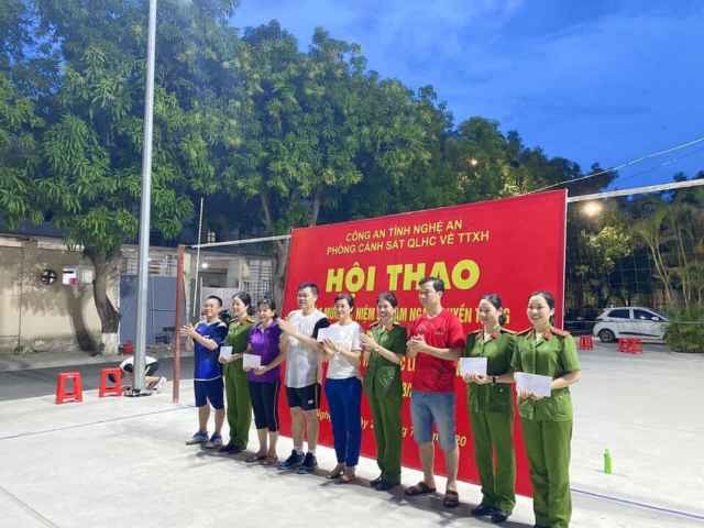 Sôi nổi hội thao chào mừng các ngày lễ lớn