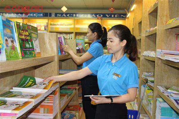 Đảm bảo cung ứng đủ sách giáo khoa lớp 1