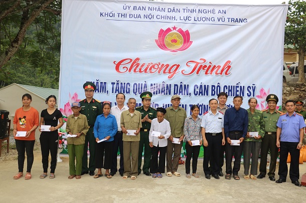 Khối Nội chính - Lực lượng vũ trang tỉnh Nghệ An: Hoạt động tình nghĩa tại xã Tam Hợp huyện Tương Dương