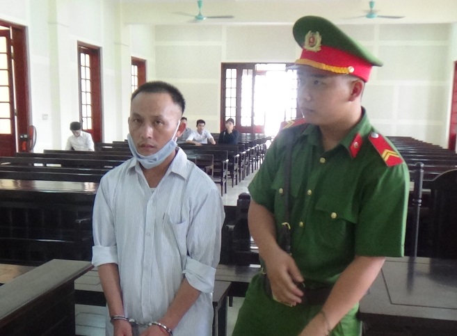 Dẫn giải bị cáo Già Nềnh Sao
