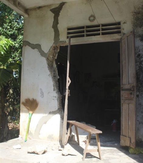 Một hộ nghèo sập nhà cần giúp đỡ