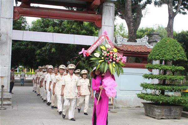 Câu lạc bộ hưu trí Công an thành phố Vinh: Nhiều hoạt động về nguồn ý nghĩa