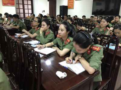 Quán triệt các bài học lý luận chính trị cho đoàn viên thanh niên