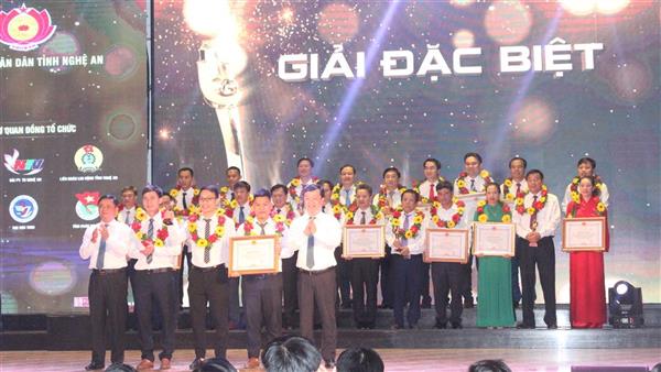 Trao giải sáng tạo Khoa học - Công nghệ và Khởi nghiệp đổi mới sáng tạo Nghệ An năm 2020