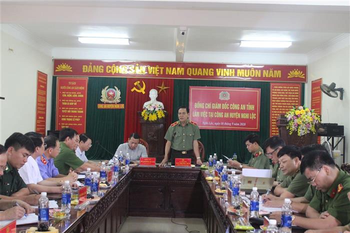 Đồng chí Thiếu tướng Võ Trọng Hải, Giám đốc Công an tỉnh làm việc với Công an huyện Nghi Lộc
