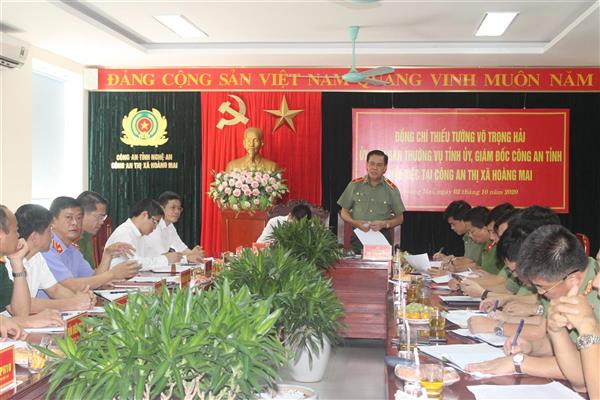 Thiếu tướng Võ Trọng Hải – Giám đốc Công an tỉnh làm việc với Công an thị xã Hoàng Mai