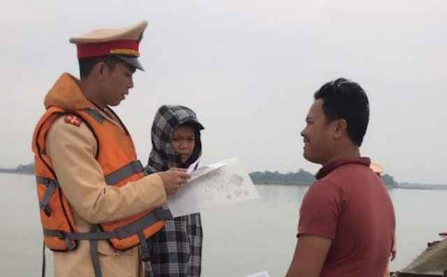 Xử phạt 24 trường hợp vi giao thông đường thủy