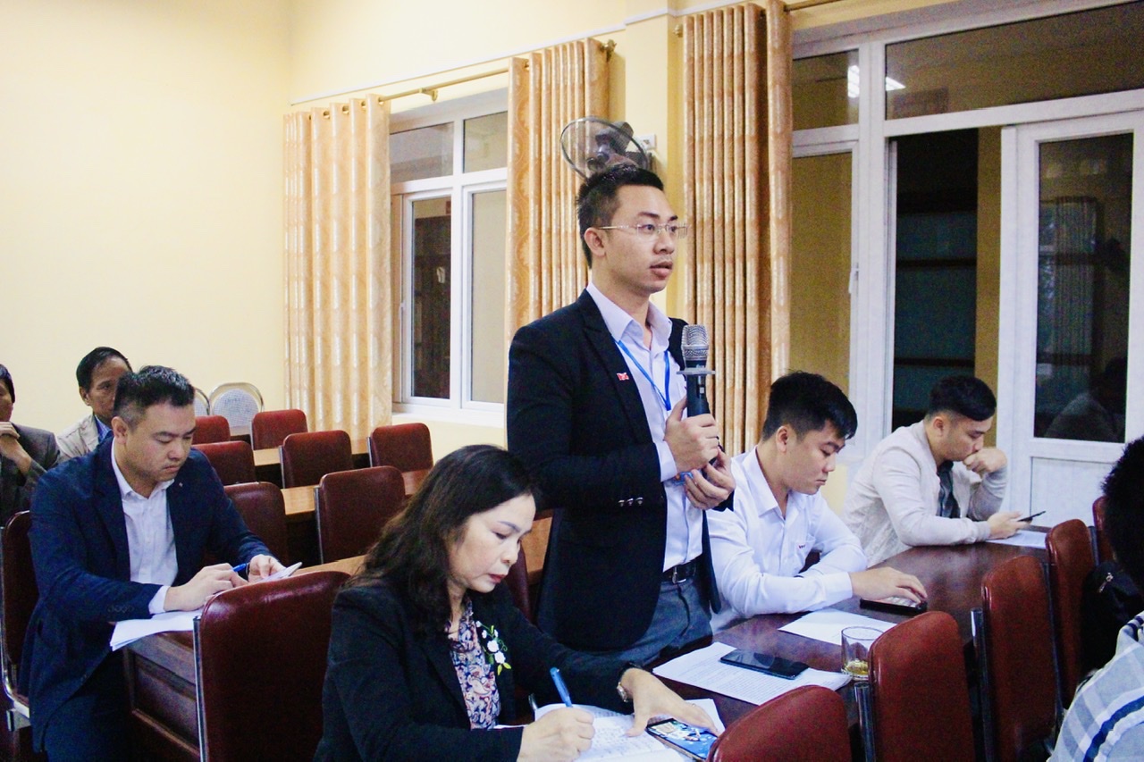 Đại diện một cơ quan báo chí phát biểu