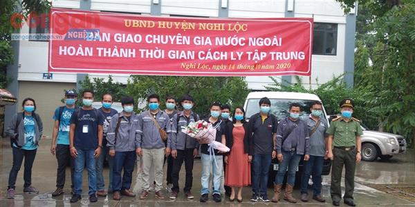 Nghi Lộc bàn giao 13 chuyên gia Thái Lan hết thời hạn cách ly phòng, chống dịch COVID-19
