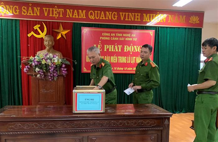 Phòng Cảnh sát hình sự: Quyên góp ủng hộ 100 triệu đồng cho đồng bào miền Trung