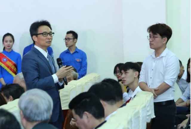 Phó Thủ tướng Vũ Đức Đam 'truyền lửa' cho các thầy cô tương lai