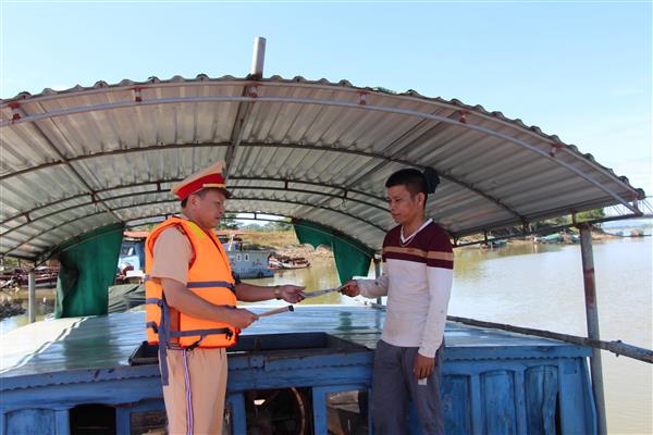 Bảo đảm an toàn giao thông đường thủy trong mùa mưa bão
