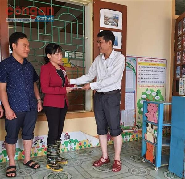 Khắc phục hậu quả mưa lũ, đưa học sinh trở lại trường trong thời gian sớm nhất