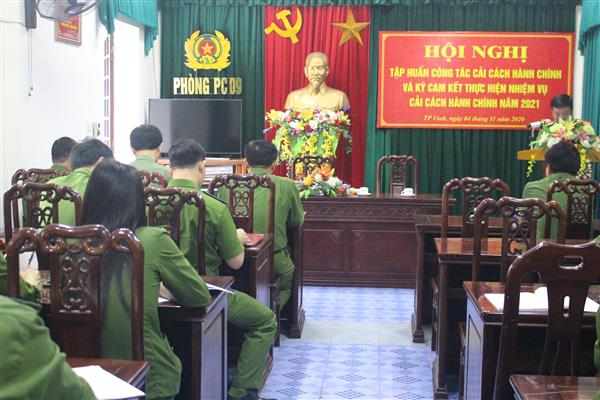 Tập huấn công tác CCHC và ký cam kết thực hiện nhiệm vụ CCHC năm 2021
