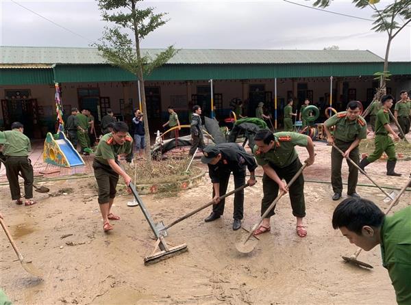 Hỗ trợ tối đa người dân bị thiệt hại do thiên tai