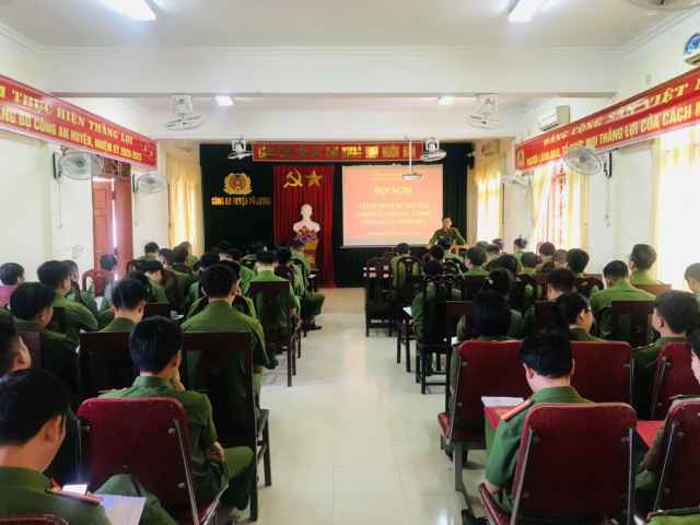 Tập huấn và hướng dẫn nghiệp vụ cho lực lượng Công an xã chính quy