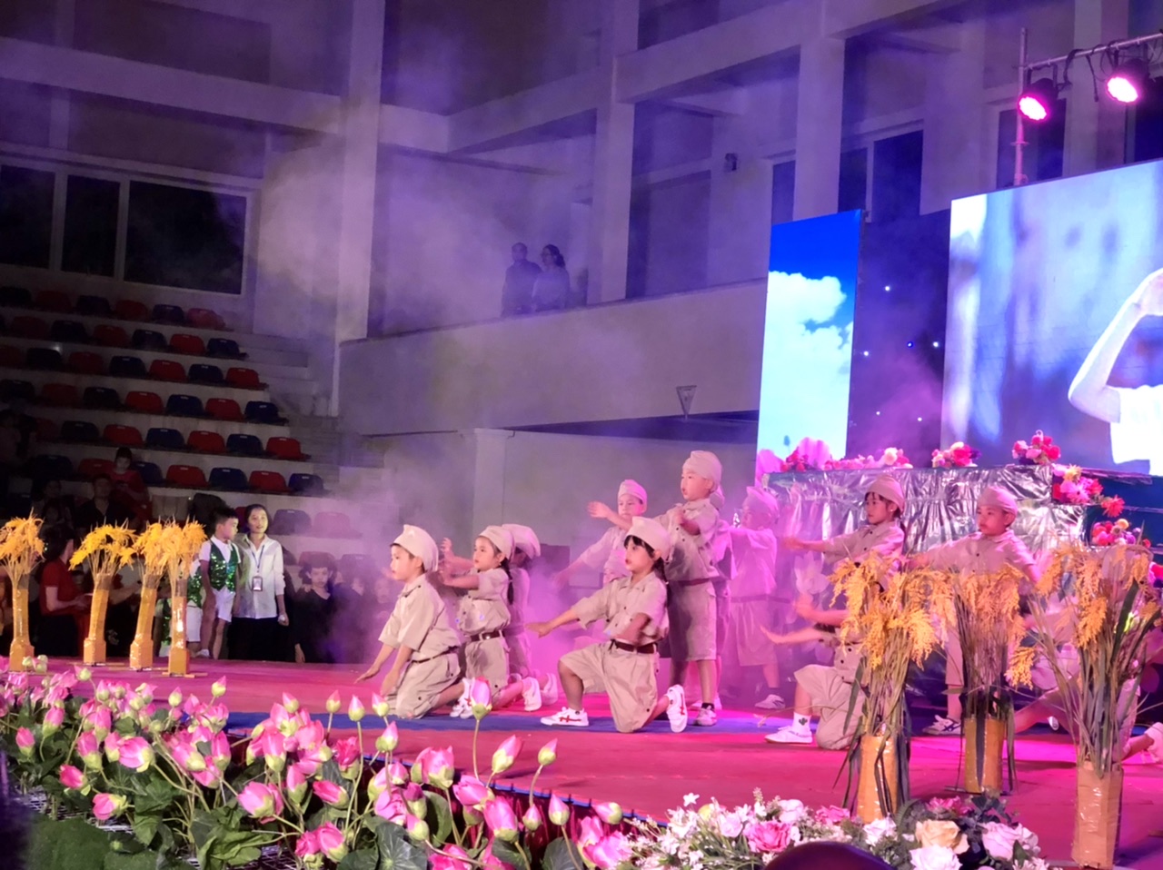 Câu chuyện về Lượm - chú bé loắt choắt 