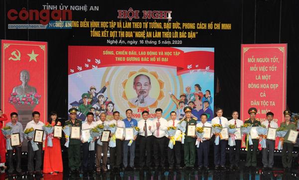Đẩy mạnh các phong trào thi đua yêu nước