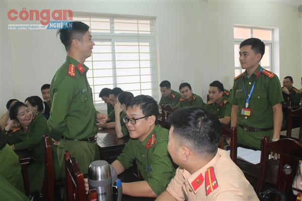 Những người thầy đặc biệt mang sắc phục Công an