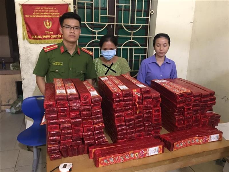Các đối tượng (X) và tang vật bị bắt giữ