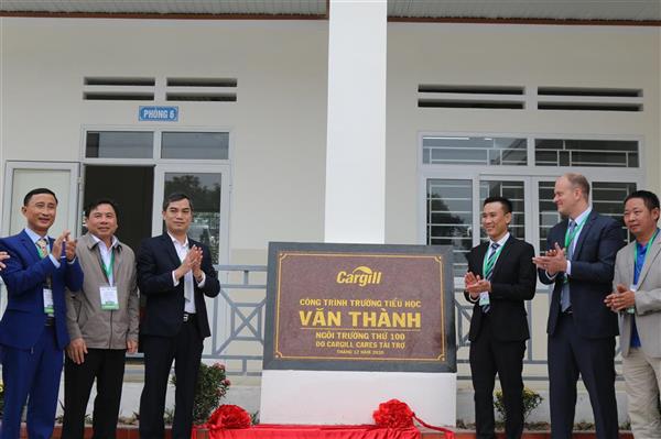 Lễ khánh thành và bàn giao công trình trường Tiểu học Văn Thành