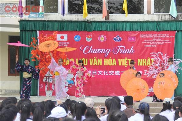 Phòng, chống sự xâm nhập các sản phẩm văn hóa độc hại